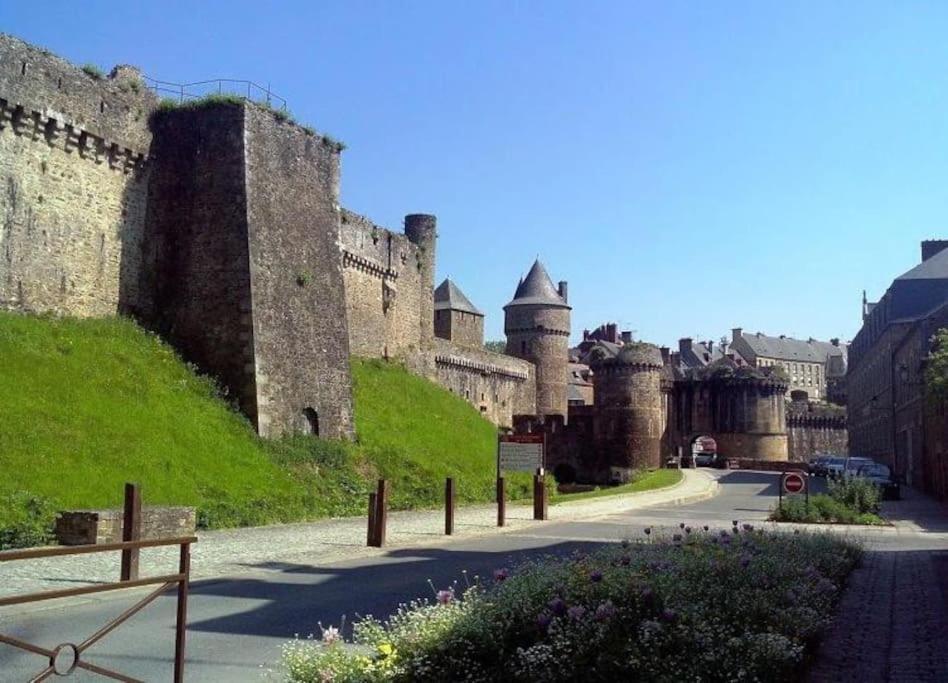 Villa House At The Foot Of The Castle Of Fougères Exterior foto